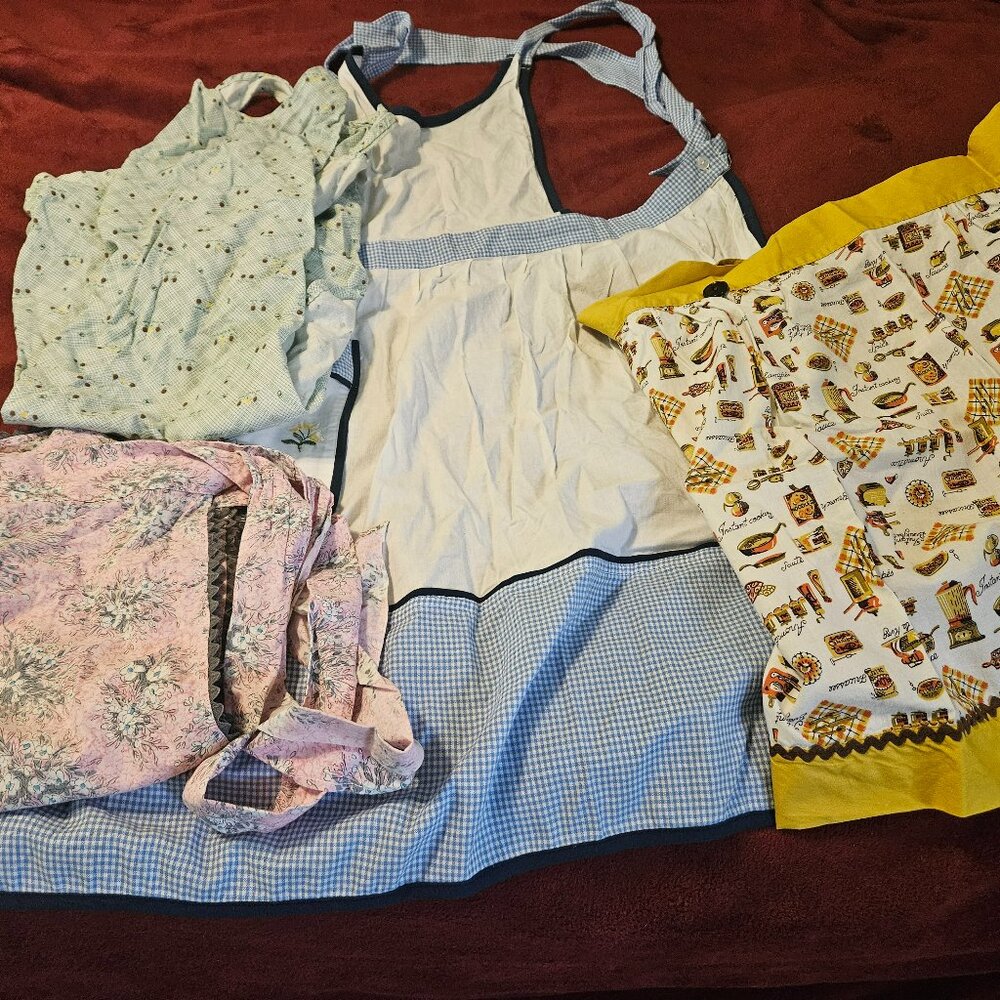 vintage aprons set of four 2 waste 2 bib